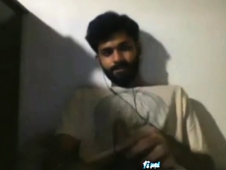 Big-Cock Indian Guy Jerks Off on Webcam