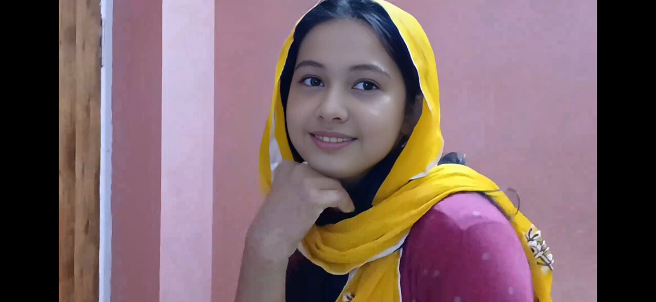 HOT INDIAN DESI FIRST TIME SUCKING DICK