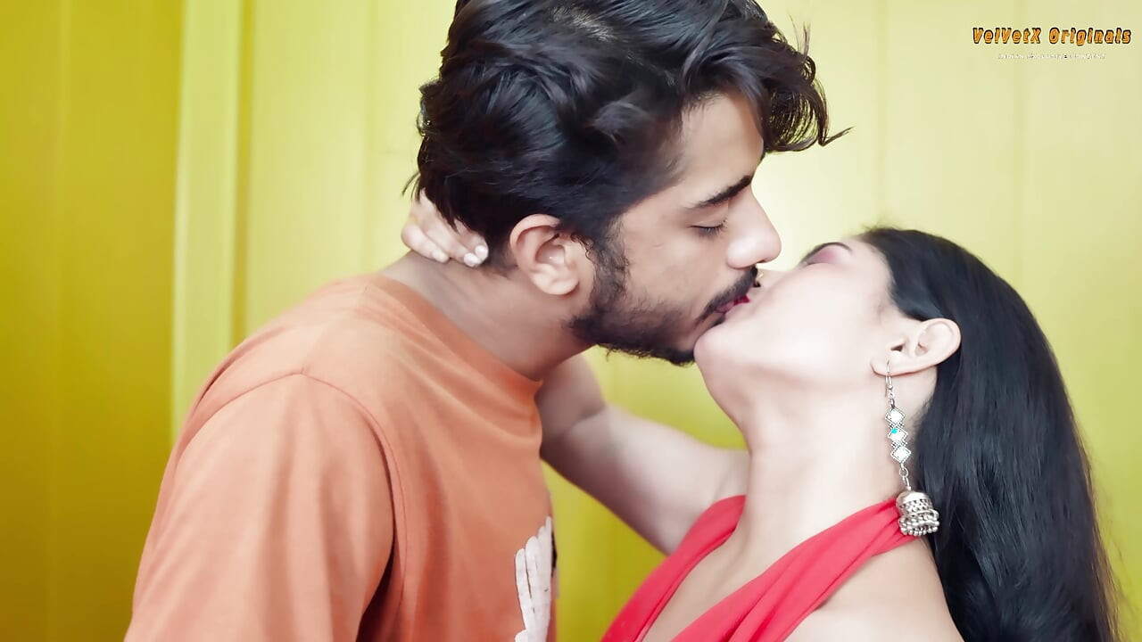 Super Sexy Guest Seduced Hotel Staff Had Full Nude Sex In Bathroom Indian 4K Ultra HD Vaigavarun45